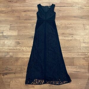 BETSY & ADAM Navy Lace Overlay Pleated Panel Pintuck Dress Gown - Size 4
